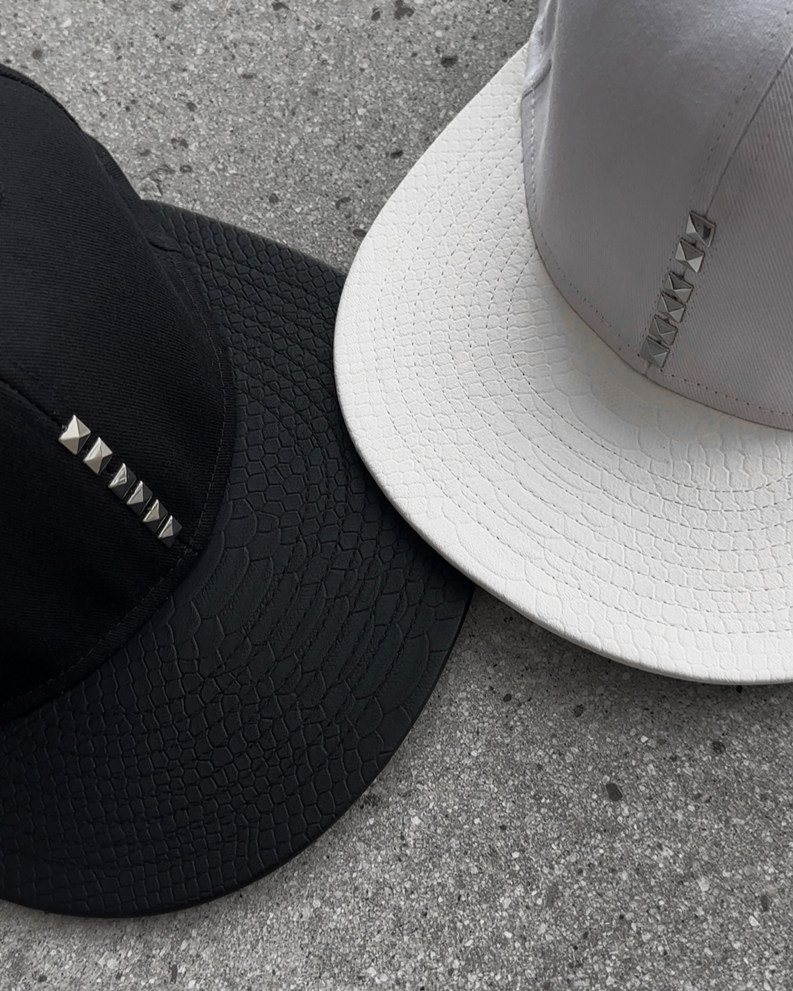 FOREVER FITTED HAT BLACK